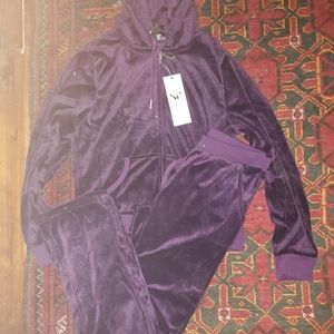 White Mark women sweat suit